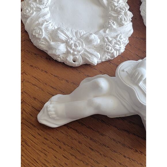 Creative ready to paint Crafts White Ceramic Christmas Wreath Cherub Pottery - Picture 5 of 8